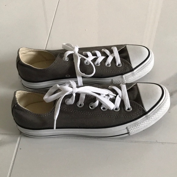Grey converse - Picture 2 of 5